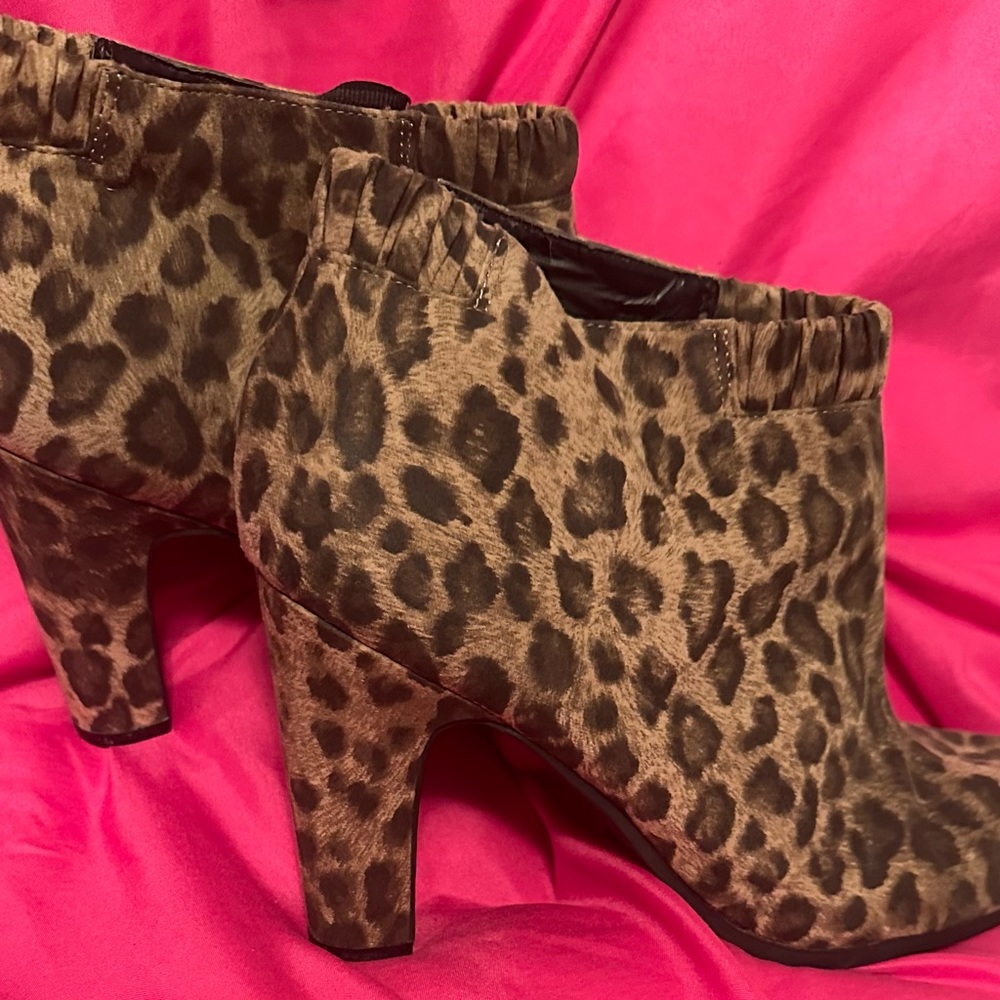 Sam & Libby Leopard Print 4” Heel Booties - image 4